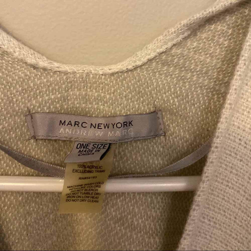 Mark New York poncho excellent condition